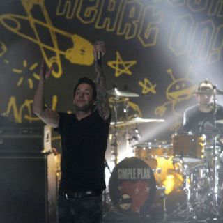 Simple Plan estrena nuevo material