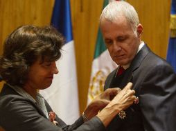 Raúl Padilla recibió el nombramiento como Caballero de la Orden de la Legión de Honor.  /