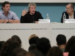 Alessandro se mostró amable con la presencia de los jóvenes; estuvo acompañado por el periodista cultural Nicolás Alvarado.  /