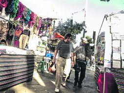 Jardín del Carmen. En este punto se instalan a diario 47 puestos ambulantes, violando la reglamentación municipal.  /