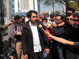 López Beltrán pide 'licencia' para retirarse del cerco e ir con su padre al hospital. SUN /