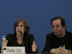 Galia Oz, hija del escrito, recordó la simpatía que le ha aprendido y ha plasmado en sus propios libros.  /