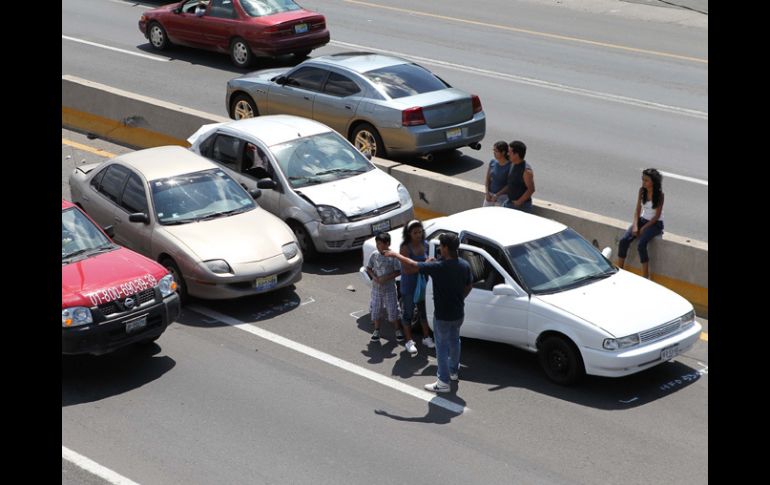 En 2014 los automóviles podrían contar con un holograma para acreditar que cuentan con una póliza de seguro.  /