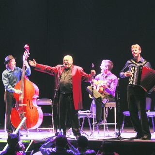 La FIL, a los pies de Giora Feidman