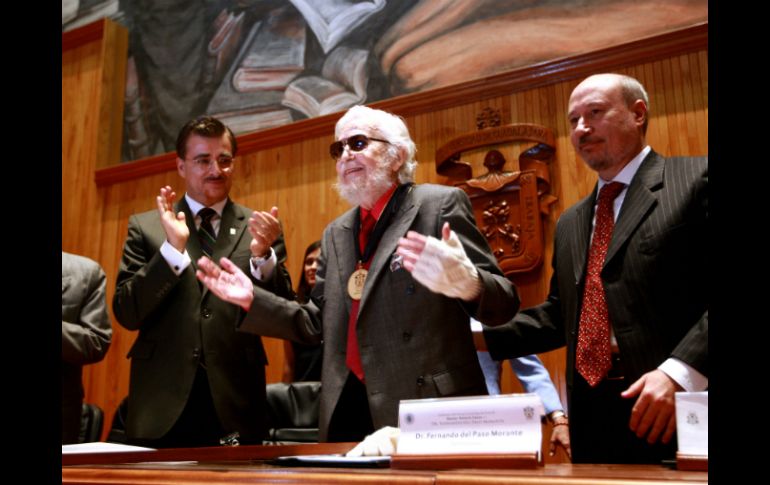 'Gracias también a ti, Raul Padilla por haberme traído a esta universidad', dijo Fernando del Paso.  /