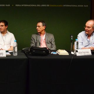 Álvaro Uribe presenta a tres vecinos  de México en la FIL