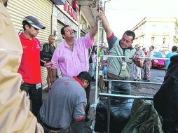 Operativo en Obregón. El Ayuntamiento tapatío instaló un módulo para registrar a los comerciantes que cuentan con permiso.  /