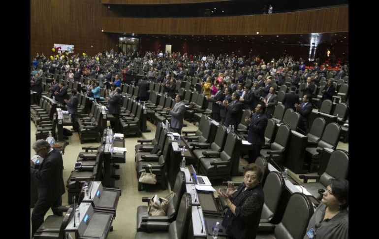 El dictamen tuvo 354 votos a favor, nueve abstenciones y 100 Votos en contra dentro de la Cámara. ARCHIVO /