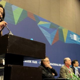 Inauguran noveno encuentro de periodistas en FIL