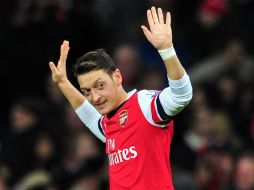 El ahora jugador del Arsenal no olvida a quienes estuvieron con él en España. AFP /