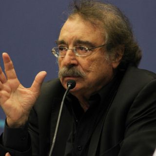 Ramonet recomienda la creación de medios digitales