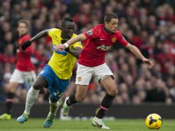 Javier Hernández destaca por su activa participación en la primera parte del encuentro, pero no pudo anotar un solo gol. AP /