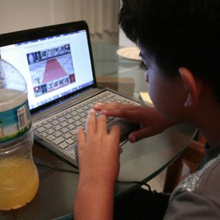 Niños crean sus propios cuentos digitales