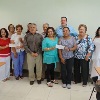 El IJAS entrega apoyos a organismos en Puerto Vallarta