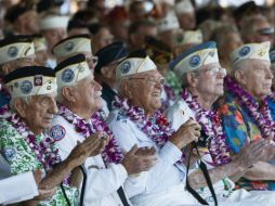 Sobrevivientes de Pearl Harbor durante una ceremonia con motivo de la conmemoración del 72 aniversario. AP /