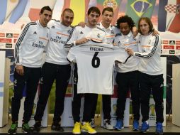 Así posaron los jugadores merengues que participarán en el máximo torneo del futbol. AFP /