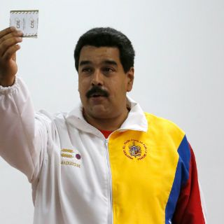 Venezolanos acuden a elecciones municipales