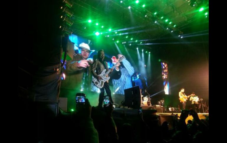 Los Tigres del Norte saludaron y agradecieron el apoyo 'indeclinable' de sus seguidores. Tomada de: @kimflo87 en Twitter. ESPECIAL /