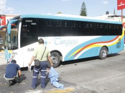 El chofer de un camión de la ruta Turquesa atropelló a una mujer de aproximadamente 60 años de edad.  /