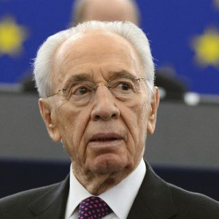 Shimón Peres no podrá asistir al funeral de Mandela