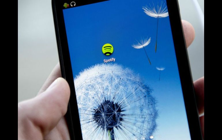 Spotify tiene una aplicación móvil que le da al usuario la posibilidad de escoger dos planes. ARCHIVO /