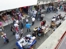 El banquetón del Mercado Libertad continúa con la presencia de ambulantes. ARCHIVO /