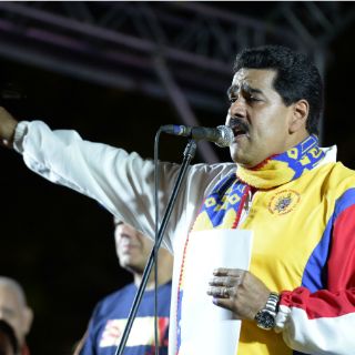 Maduro recomienda a Capriles ir a México como técnico de futbol