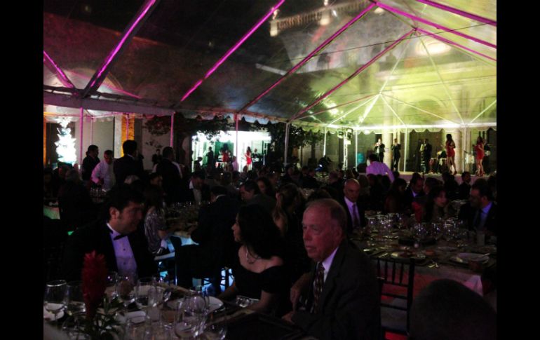 Si va a beber en las próximas fiestas navideñas, no se exceda en el consumo de alcohol ARCHIVO /