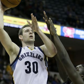 Grizzlies superan al Magic 94-85