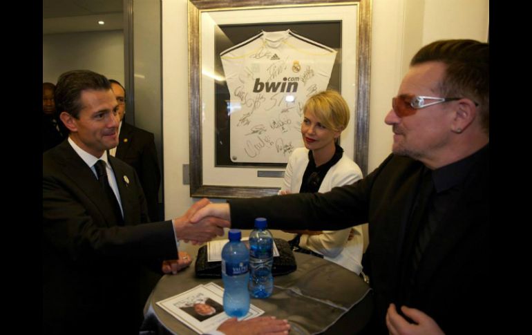 Las fotos de la visita del Presidente a Johannesburgo están publicadas en su cuenta de Facebook. ESPECIAL /