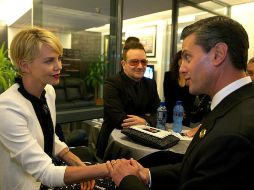 Peña Nieto asistió al homenaje a Nelson Mandela en Sudáfrica, donde pudo saludar a mandatarios y celebridades. EFE /