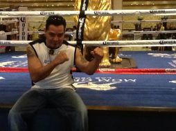 Jáuregui, quien realizó 73 peleas profesionales, cambió golpes con los mejores plumas y ligeros de su tiempo. Imagen tomada de Facebok. ESPECIAL /