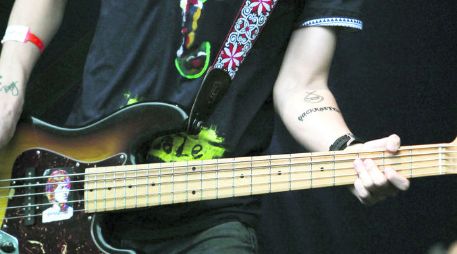 Durante el primer Día del Bajo, se reconoció la trayectoria de varias figuras en este instrumento. EFE /