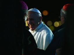 El Papa Francisco sumó la playera oficial de la Selección Mexicana de fútbol a su ya numerosa colección de casacas deportivas. ARCHIVO /