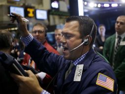 La Bolsa de Valores de Nueva York operaba con resultados mixtos, ante la ausencia de datos económicos que incentiven al mercado. ARCHIVO /