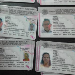 El IFE presenta credencial con 25 medidas de seguridad