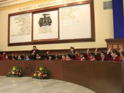 En un acto simbólico, los infantes que componen el Cabildo Infantil de Guadalajara aprobaron los resultados de la consulta. ESPECIAL /