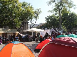 La noche del martes unas 150 personas pernoctaron en el plantón de Plaza Liberación.  /