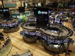 Wall Street presentó una baja para para ubicarse en 15 mil 822.97 unidades. ARCHIVO /