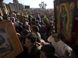 Miles de personas asistieron a la misa de este jueves en la Basílica de Guadalupe. AP /