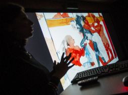 Dentro de la pintura se pueden observar las escenas de hombres y mujeres, ataviados con indumentarias típicas de la región. EFE /