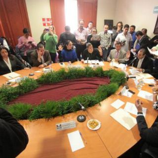 Elisa Ayón enfrenta a comisión de diputados