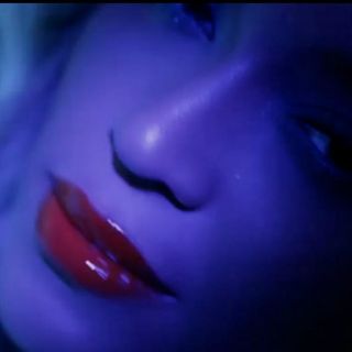 Beyoncé lanza sorpresivamente álbum en iTunes