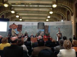 El Presidente de la República estuvo acompañado de varios funcionarios como  el secretario de Educación Pública. FOTO: @Conaculta ESPECIAL /