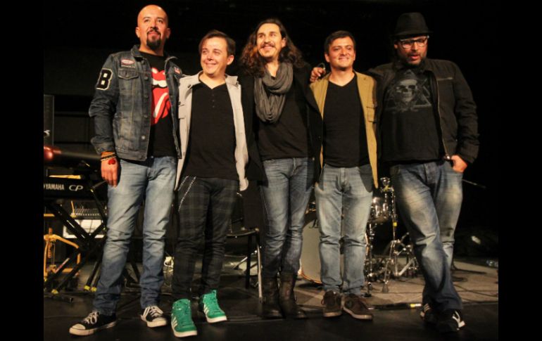 Azul Violeta surgió en Guadalajara y saltó a la fama al final de la década de los años 90, con su disco 'Globoscopio'.  /