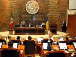 Los sueldos de empleados de casas de enlace, de diputados locales, ascienden en algunos casos a más de 20 mil pesos mensuales.  /