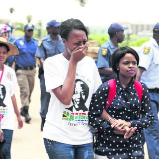 Más de 100 mil sudafricanos vieron el cuerpo de Mandela