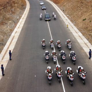 Los restos de Nelson Mandela llegan a un Qunu blindado