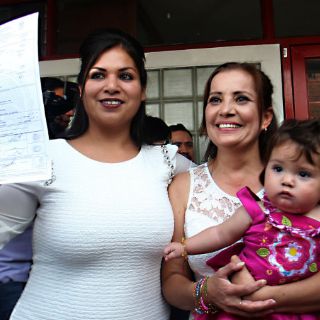 Se une al civil primera pareja de mujeres en Jalisco