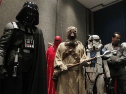 Los seguidores de la saga se hicieron presentes en la presentación de libro Fanatic Wars en la FIL de Guadalajara.  /